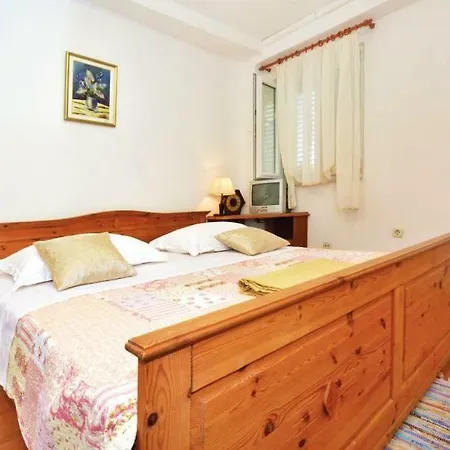 Appartement Old Stone Near Beach