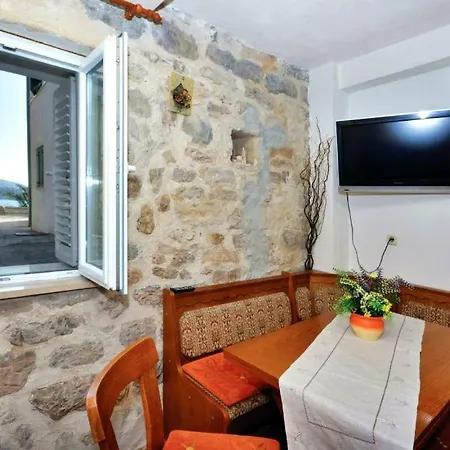 Old Stone Near Beach Appartement *